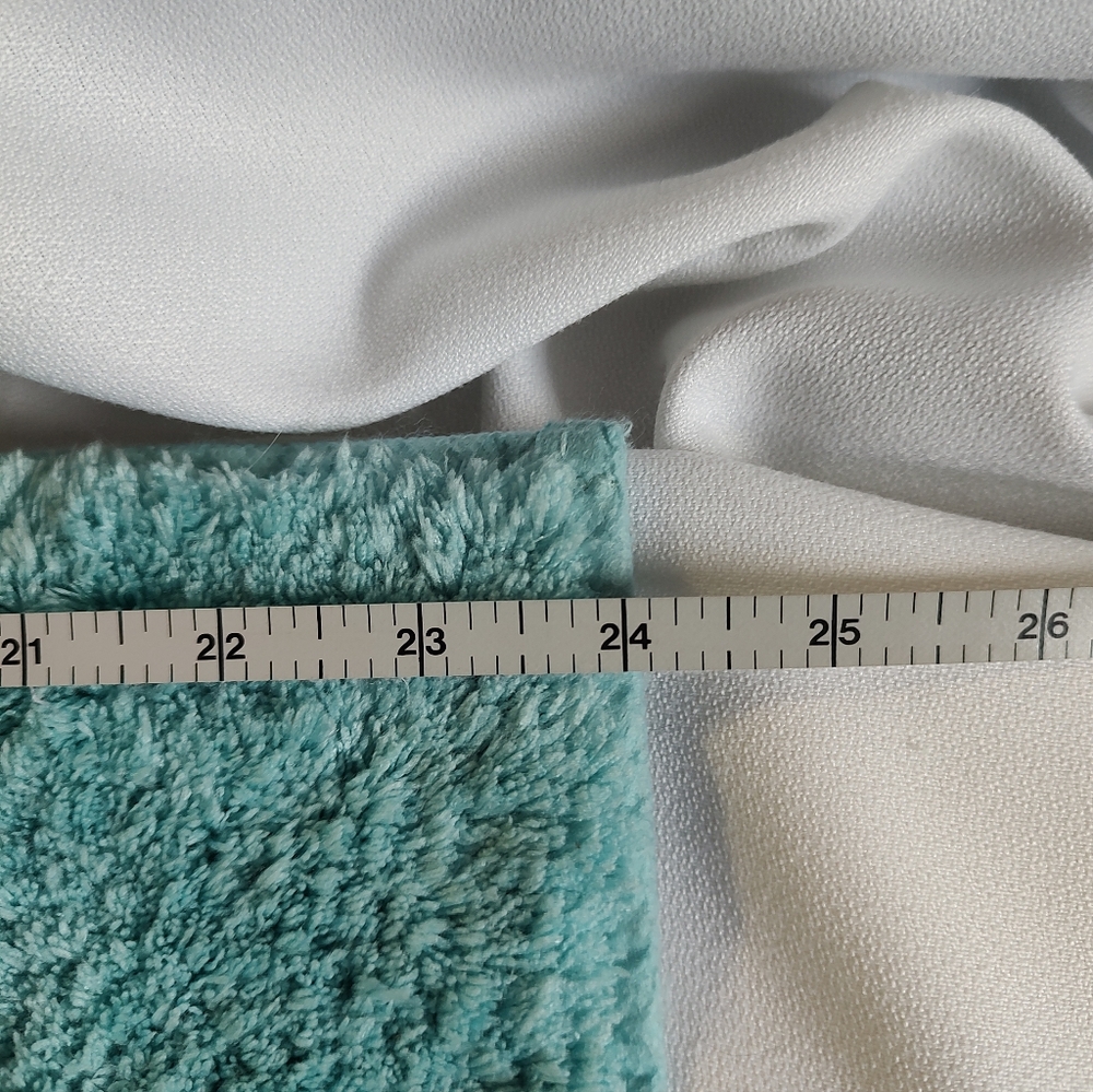 EUC Sonoma Set Of 4 Towels And 2 Bath Rugs - Picture 11 of 12
